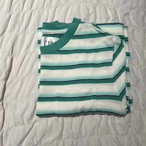 Size XS GAP Stripped Green & Blue T-Shirt 🌸